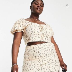 Wednesday’s Girl curve puff sleeve milkmaid ditsy floral crop top size 20